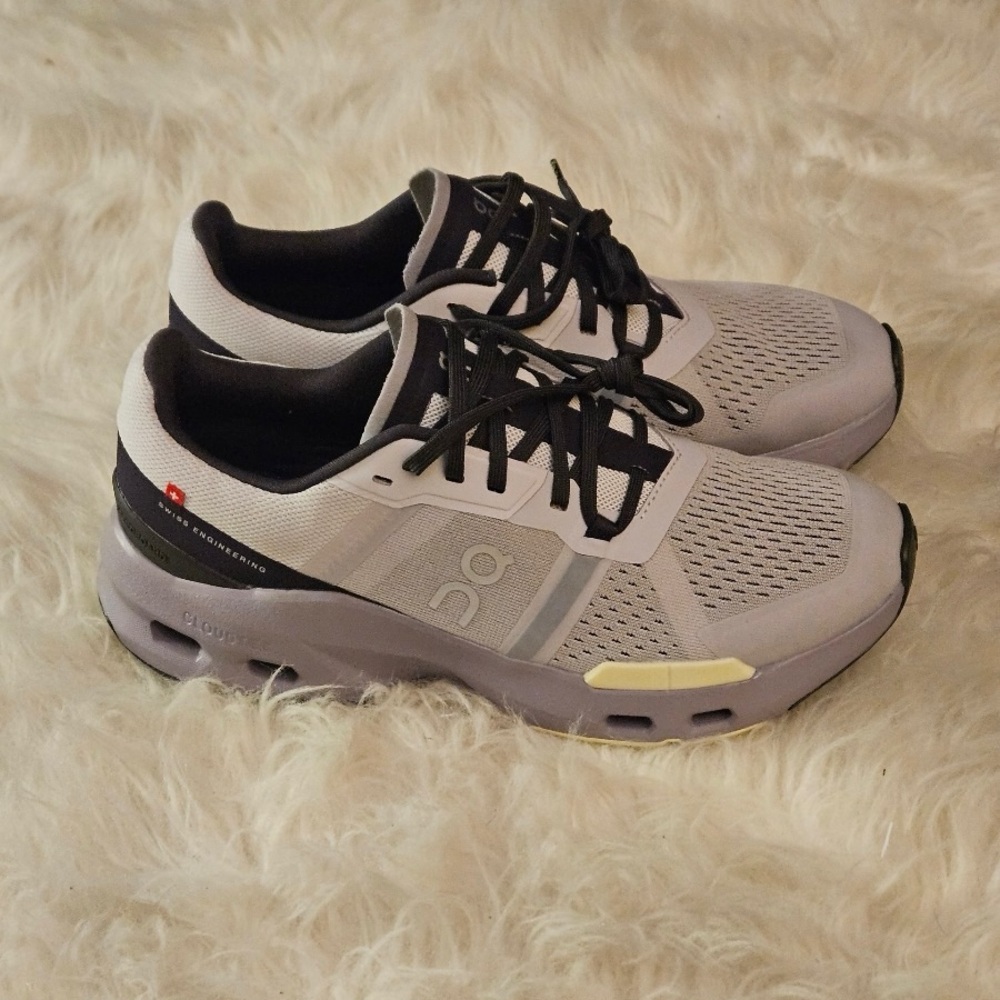 ON RUNNING CLOUDPULSE WOMEN’S SHOE